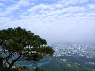 乌鲁木齐桂平西山：壮乡奇景，美食文化，历史遗迹